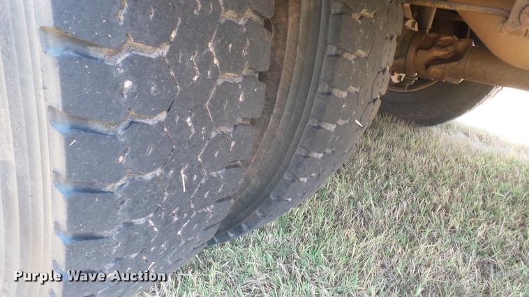 image for item DB3354 2002 Freightliner FS65 Thomas school bus