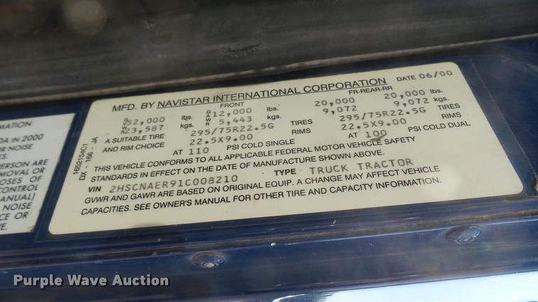 image for item DB3358 2001 International 9400i semi truck