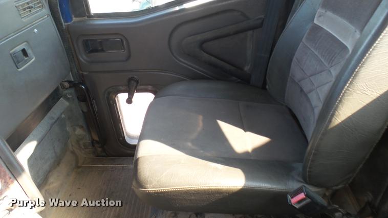 image for item DB3358 2001 International 9400i semi truck