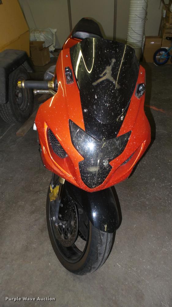 image for item DB3362 2004 Suzuki GSX-R600K4 motorcycle