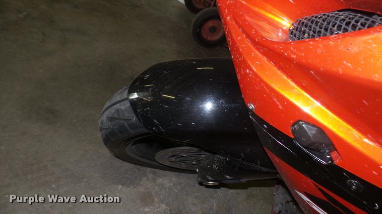 image for item DB3362 2004 Suzuki GSX-R600K4 motorcycle