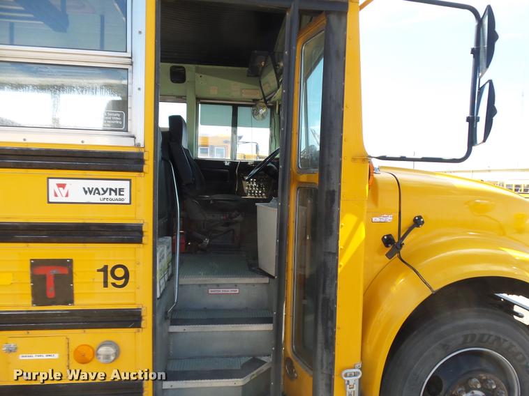 image for item DB6239 1991 International 3800 school bus