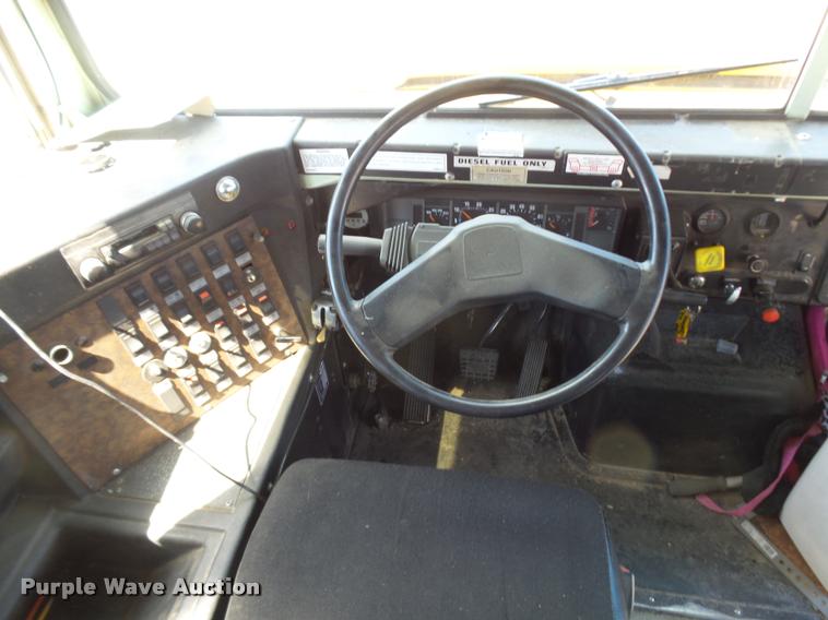 image for item DB6239 1991 International 3800 school bus