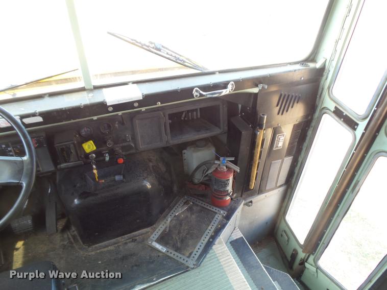 image for item DB6239 1991 International 3800 school bus