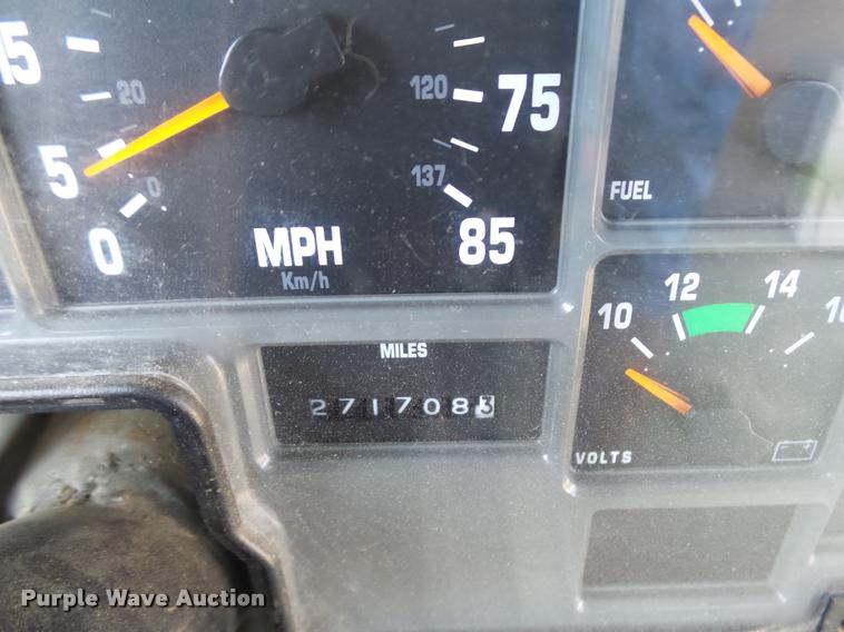 image for item DB6239 1991 International 3800 school bus