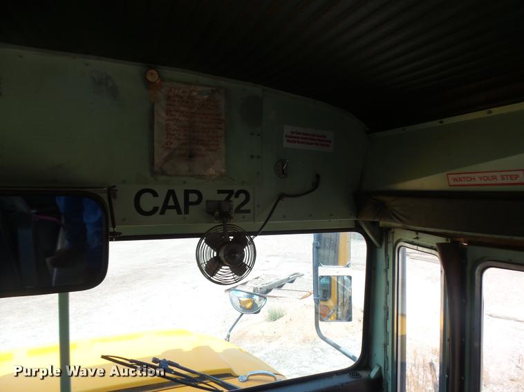 image for item DB6239 1991 International 3800 school bus