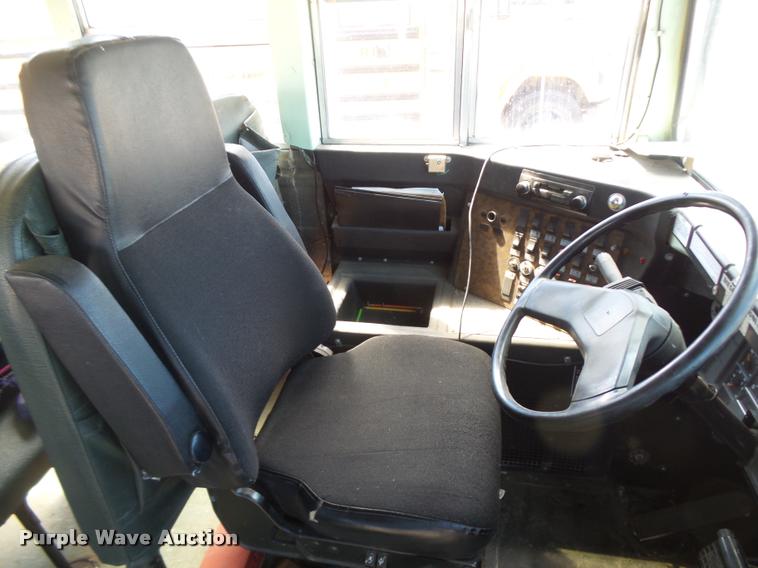 image for item DB6239 1991 International 3800 school bus