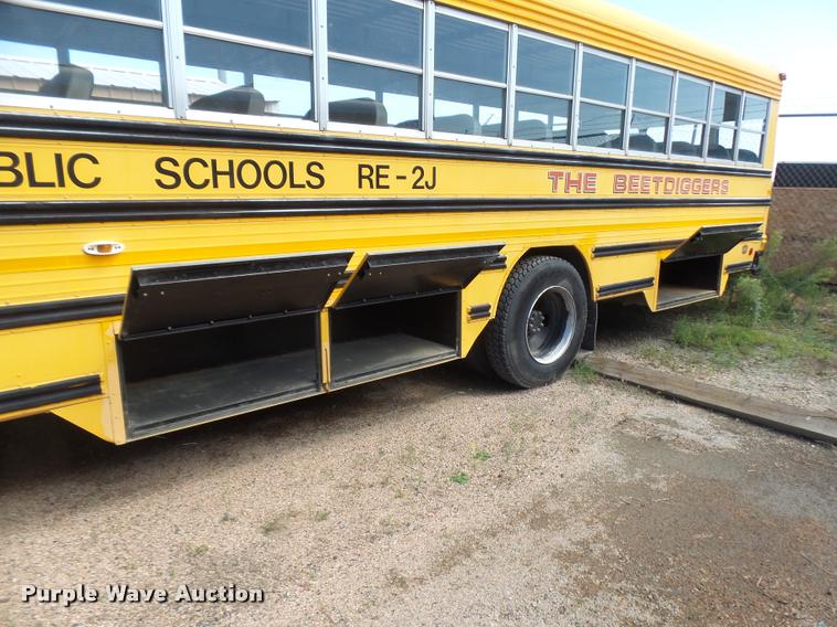 image for item DB6239 1991 International 3800 school bus