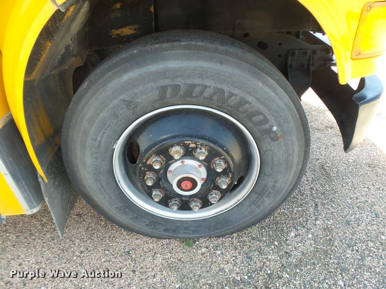 image for item DB6239 1991 International 3800 school bus