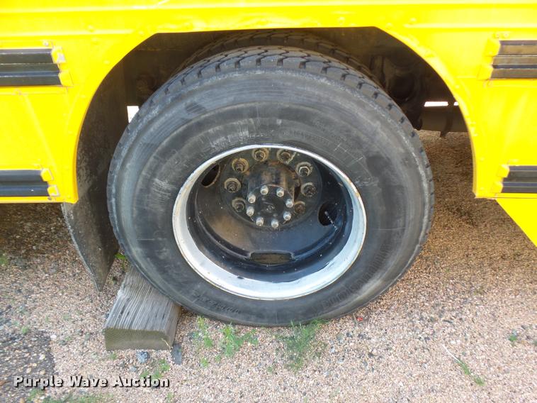 image for item DB6239 1991 International 3800 school bus