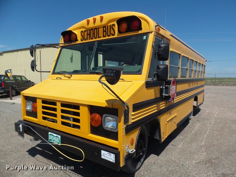 image for item DB6240 2000 Workhorse P30 Blue Bird school bus