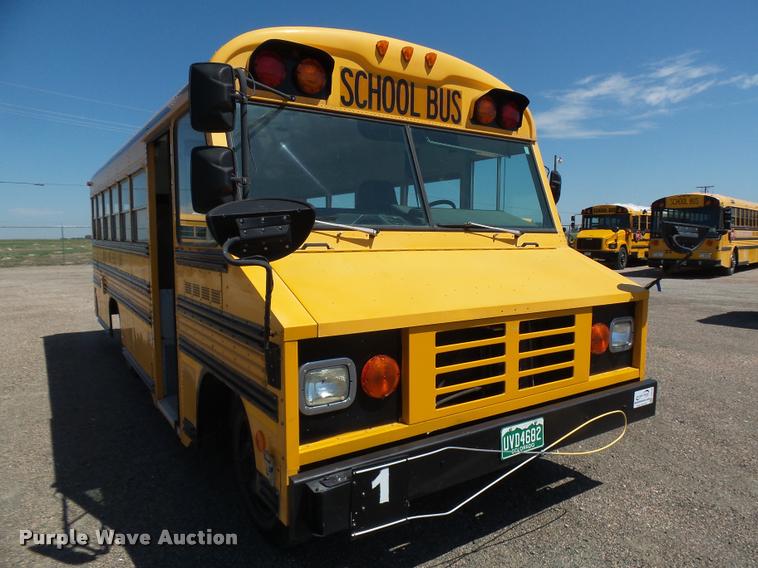 image for item DB6240 2000 Workhorse P30 Blue Bird school bus