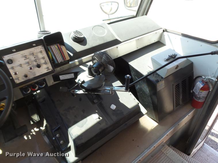 image for item DB6240 2000 Workhorse P30 Blue Bird school bus