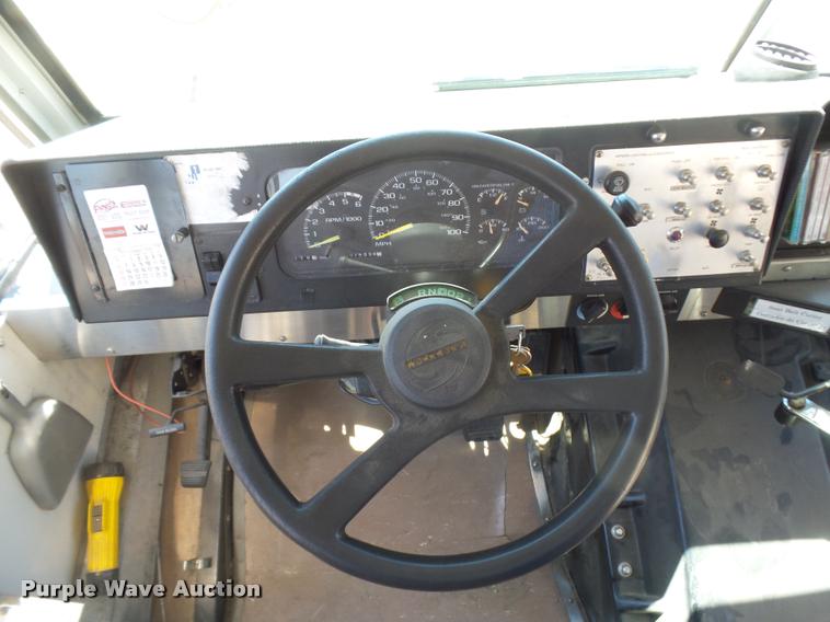 image for item DB6240 2000 Workhorse P30 Blue Bird school bus