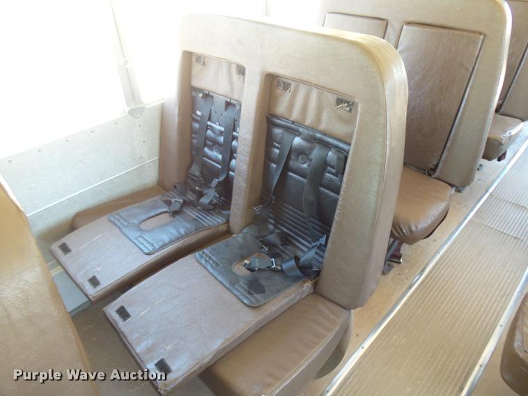 image for item DB6240 2000 Workhorse P30 Blue Bird school bus