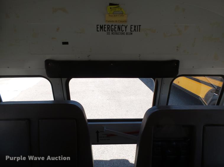 image for item DB6240 2000 Workhorse P30 Blue Bird school bus