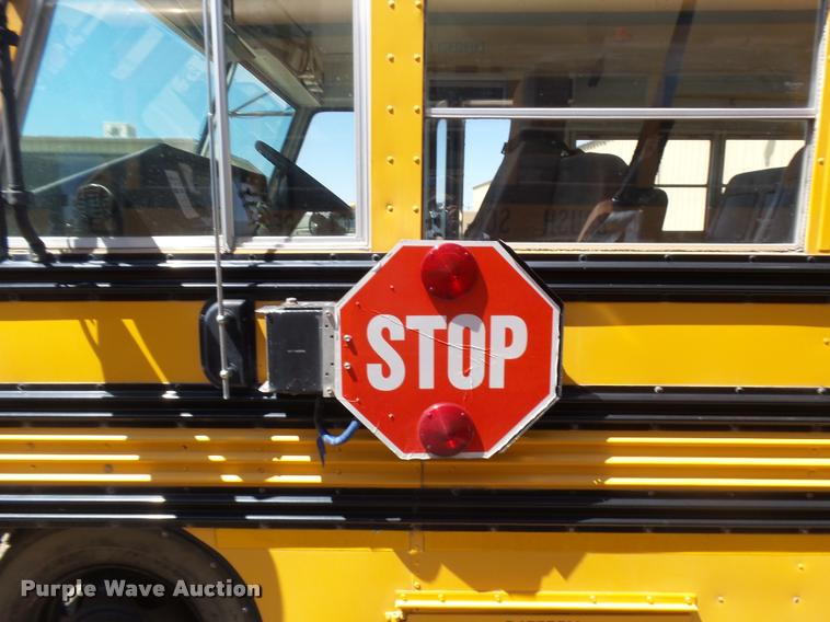 image for item DB6240 2000 Workhorse P30 Blue Bird school bus