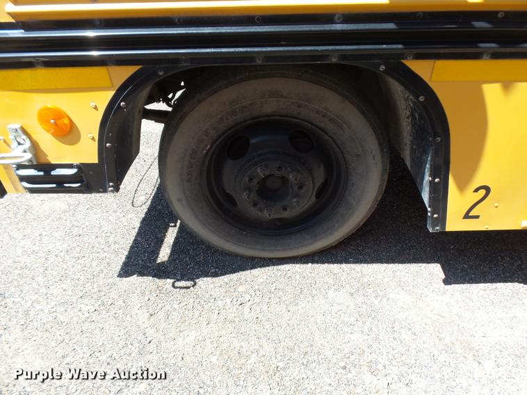 image for item DB6240 2000 Workhorse P30 Blue Bird school bus