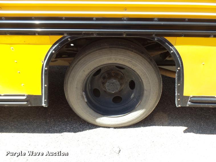 image for item DB6240 2000 Workhorse P30 Blue Bird school bus