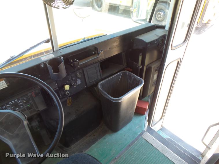 image for item DB6241 2001 International 3800 school bus