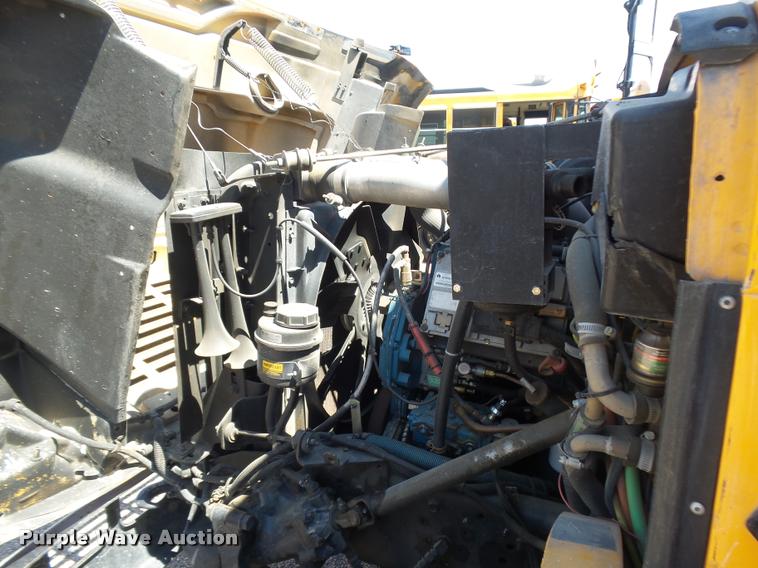 image for item DB6241 2001 International 3800 school bus