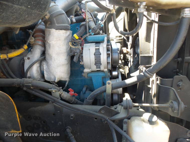 image for item DB6241 2001 International 3800 school bus