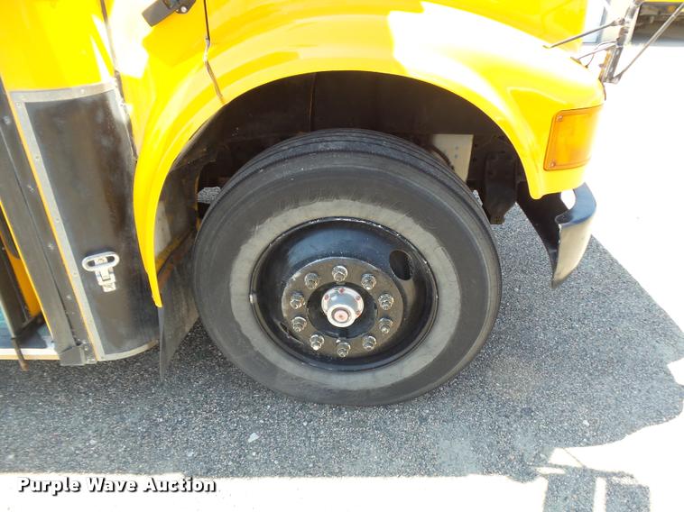 image for item DB6241 2001 International 3800 school bus