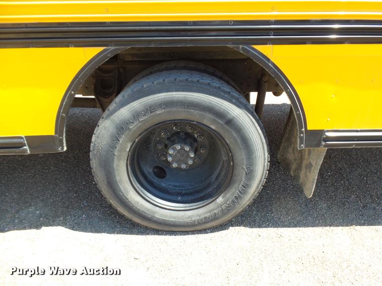 image for item DB6241 2001 International 3800 school bus
