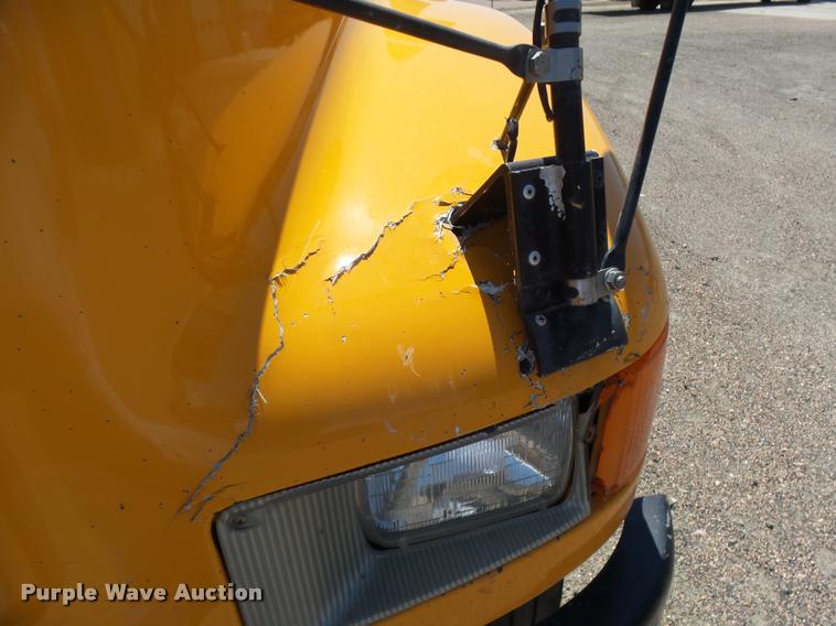 image for item DB6241 2001 International 3800 school bus