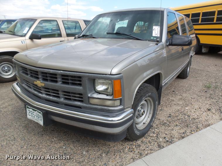 image for item DB6243 1999 Chevrolet Suburban C1500 SUV