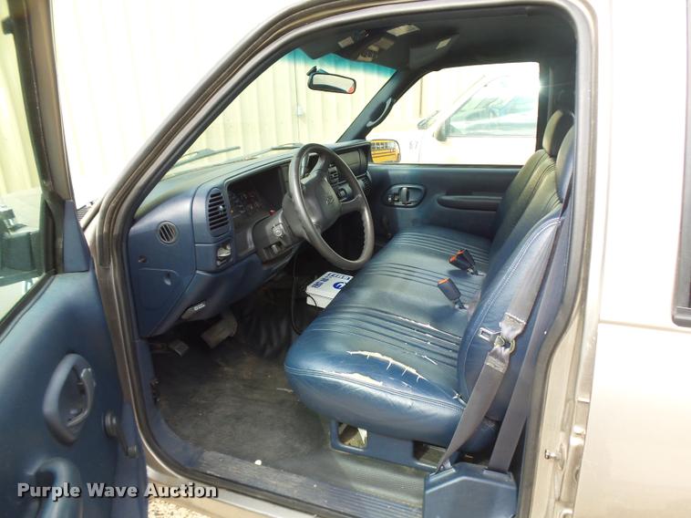 image for item DB6243 1999 Chevrolet Suburban C1500 SUV