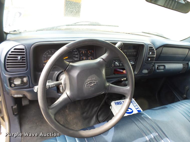 image for item DB6243 1999 Chevrolet Suburban C1500 SUV