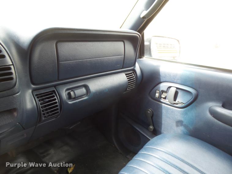 image for item DB6243 1999 Chevrolet Suburban C1500 SUV