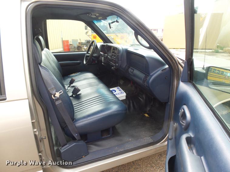 image for item DB6243 1999 Chevrolet Suburban C1500 SUV