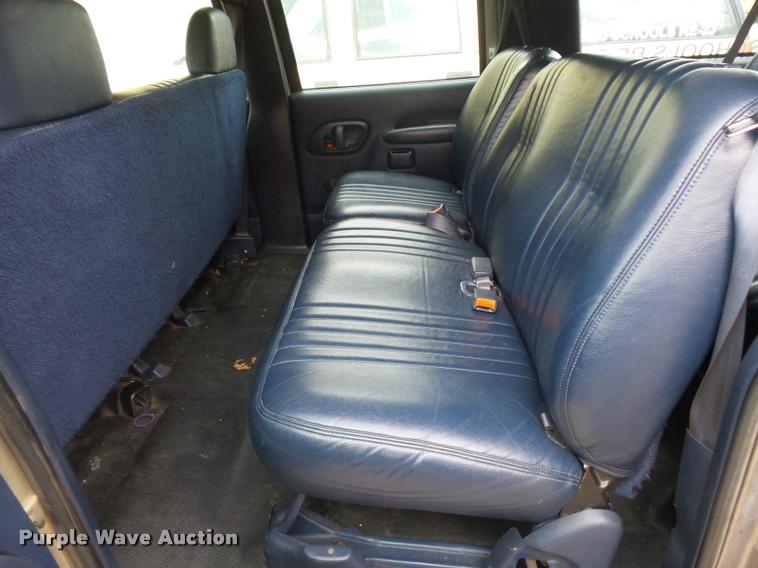 image for item DB6243 1999 Chevrolet Suburban C1500 SUV