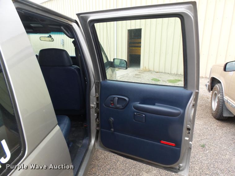 image for item DB6243 1999 Chevrolet Suburban C1500 SUV