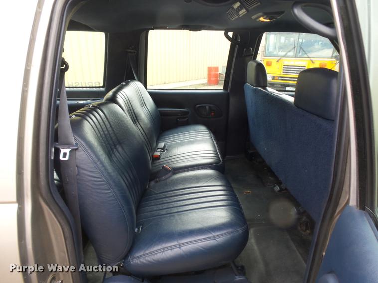 image for item DB6243 1999 Chevrolet Suburban C1500 SUV