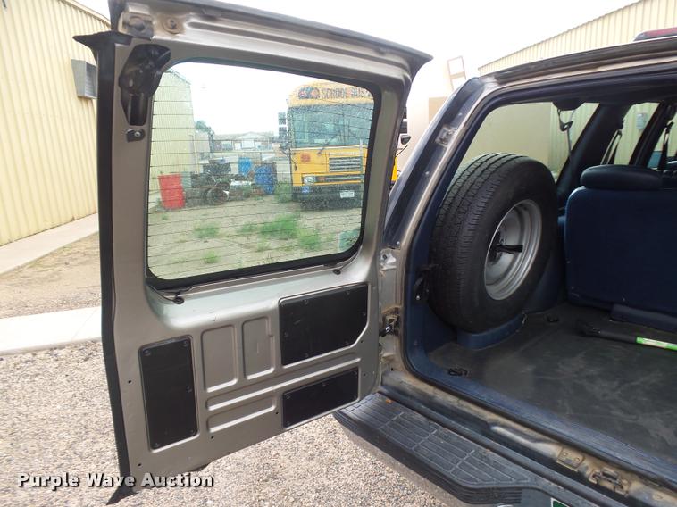 image for item DB6243 1999 Chevrolet Suburban C1500 SUV