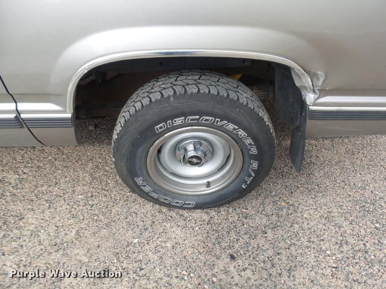 image for item DB6243 1999 Chevrolet Suburban C1500 SUV