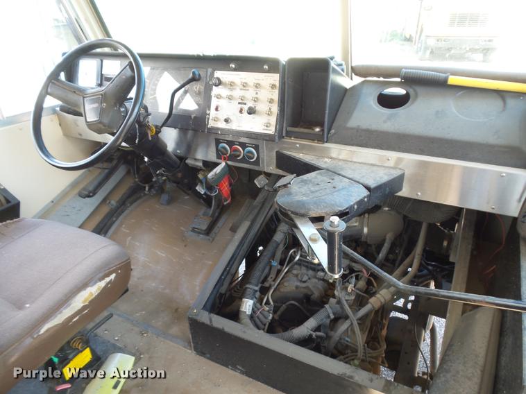 image for item DB6246 1998 GMC P3500 Blue Bird school bus