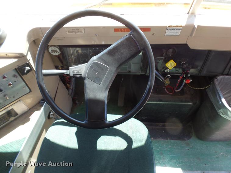 image for item DB6247 1993 International 3800 school bus