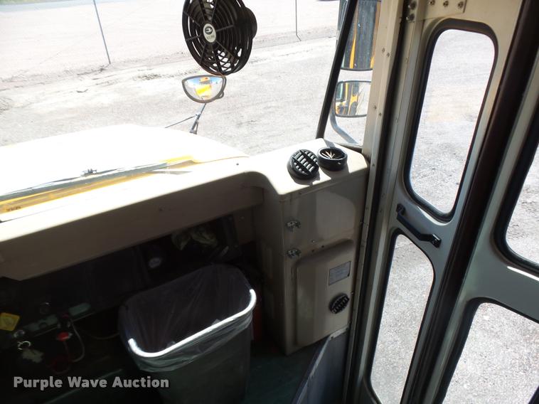 image for item DB6247 1993 International 3800 school bus