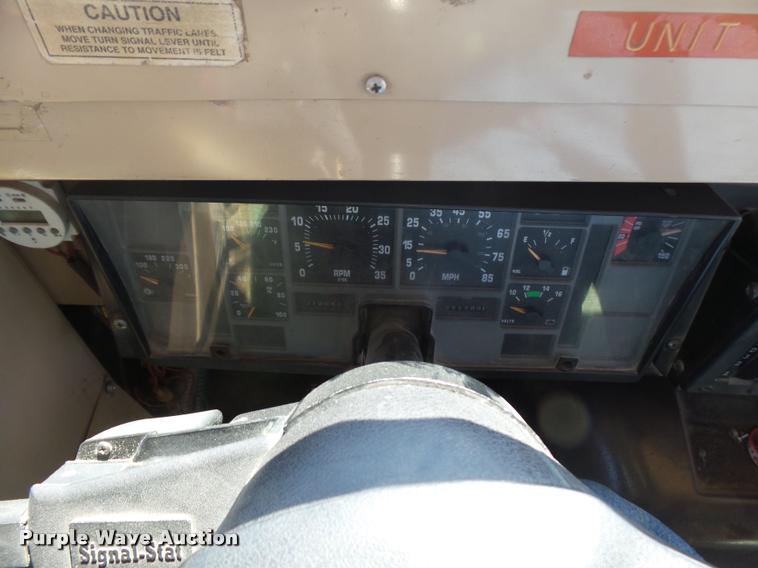 image for item DB6247 1993 International 3800 school bus