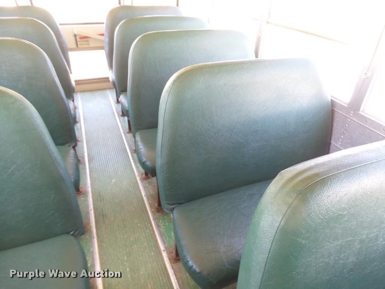 image for item DB6247 1993 International 3800 school bus