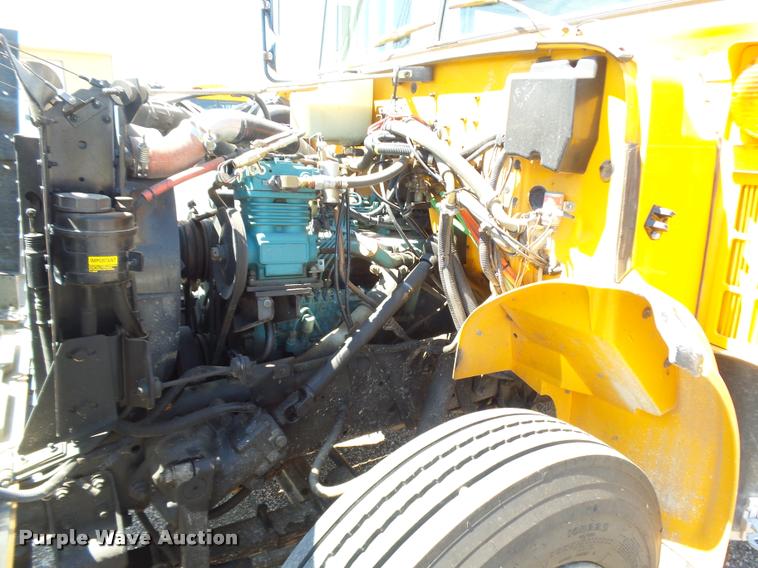 image for item DB6247 1993 International 3800 school bus