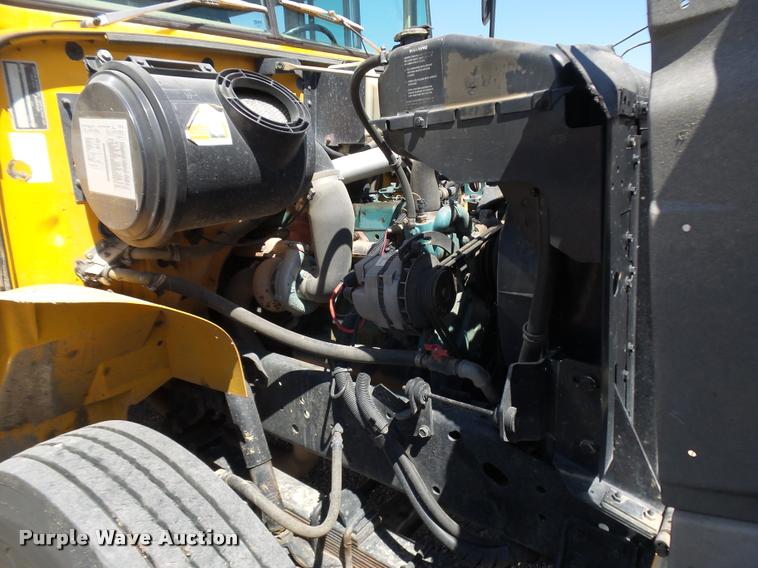 image for item DB6247 1993 International 3800 school bus