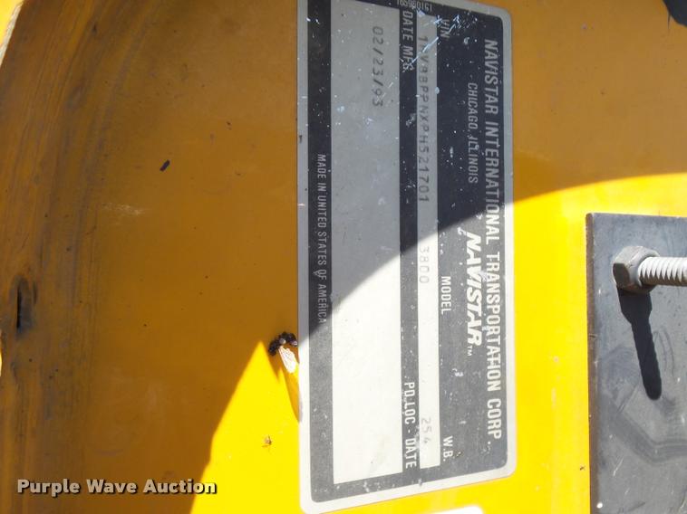 image for item DB6247 1993 International 3800 school bus