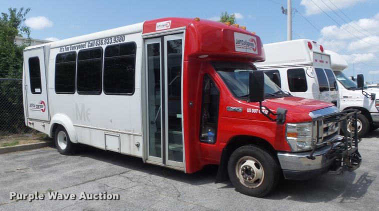 image for item DB6495 2010 Ford Econoline E450 Super Duty shuttle bus