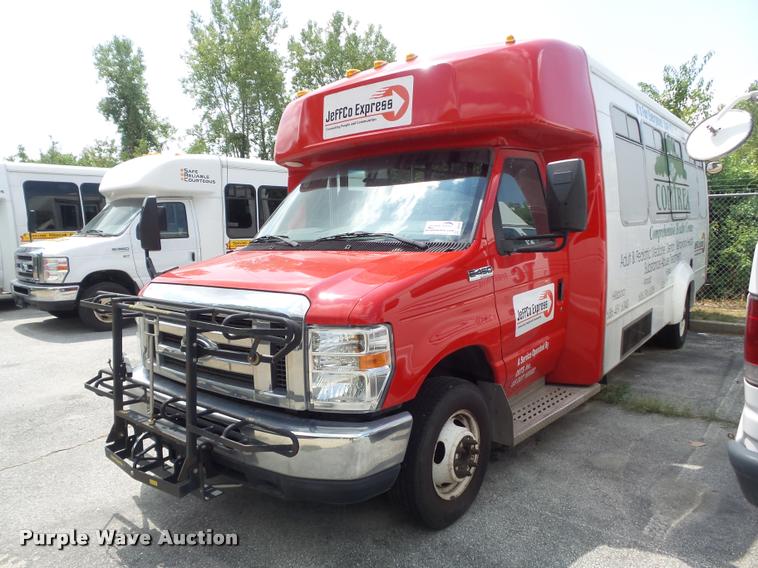image for item DB6495 2010 Ford Econoline E450 Super Duty shuttle bus