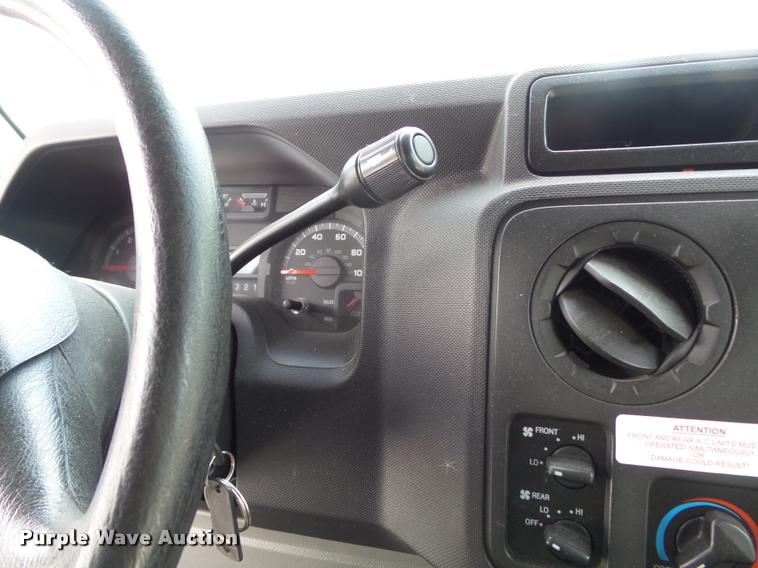 image for item DB6495 2010 Ford Econoline E450 Super Duty shuttle bus